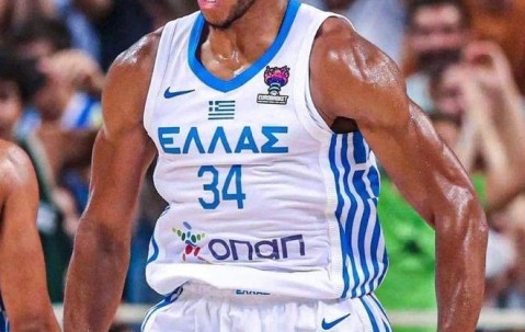 爱游戏体育-字母哥在切尔西比赛中回归赛场，势不可挡引发热议！的简单介绍