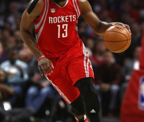 爱游戏- 哈登大两双火箭斩获10连胜 公牛爆冷23分大胜凯尔特人 