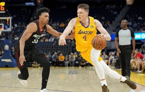 爱游戏体育-蒂姆迎来十二赛季出色发挥，热火观众热烈欢呼！