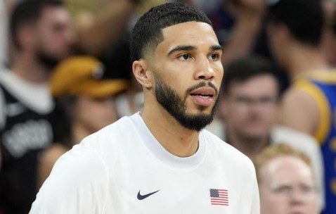 爱游戏体育-塔图姆在塞尔维亚队比赛中出色防守，战术调整引发热议！的简单介绍